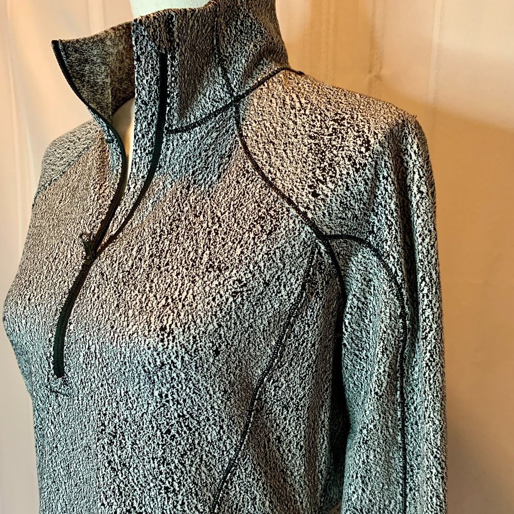 Lululemon Athletica Rush hour 1/2 Zip 10